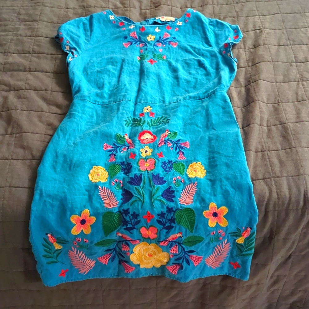 Dress with colorful embroidery and pockets!